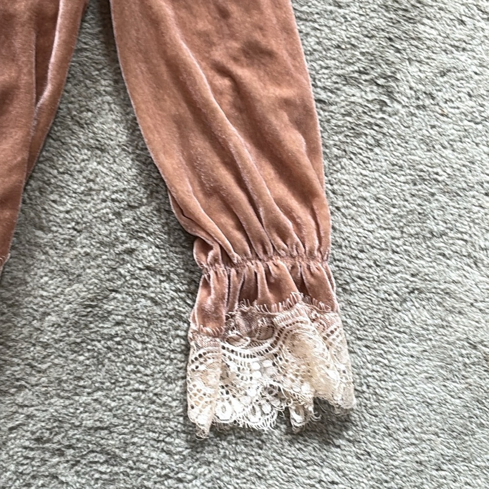Boston Proper Lace Trim Velvet Top L - Picture 3 of 9